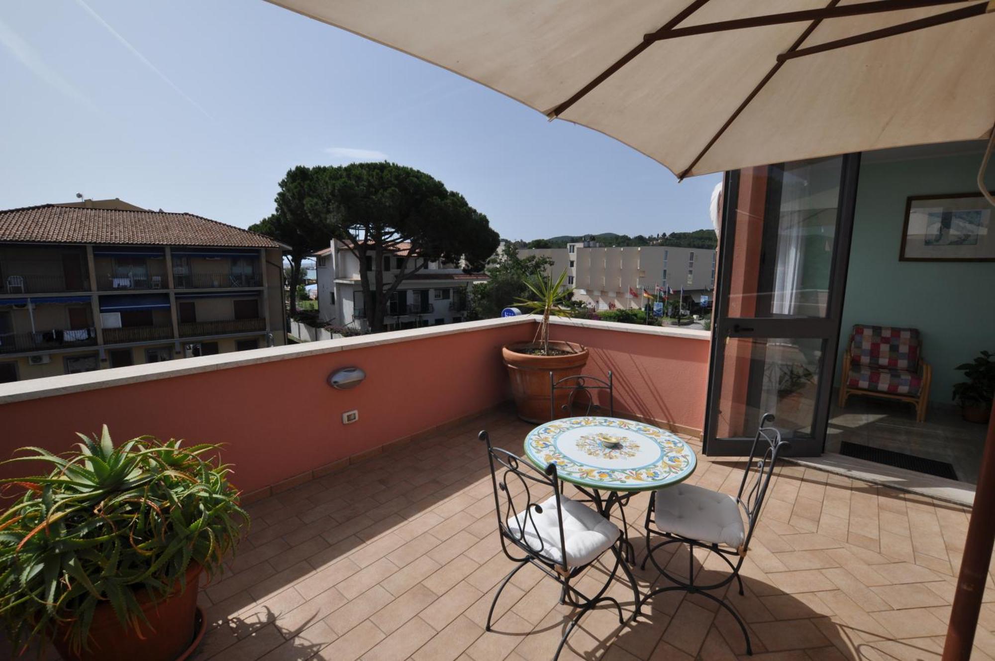 Hotel Mistral Marina di Campo Eksteriør bilde