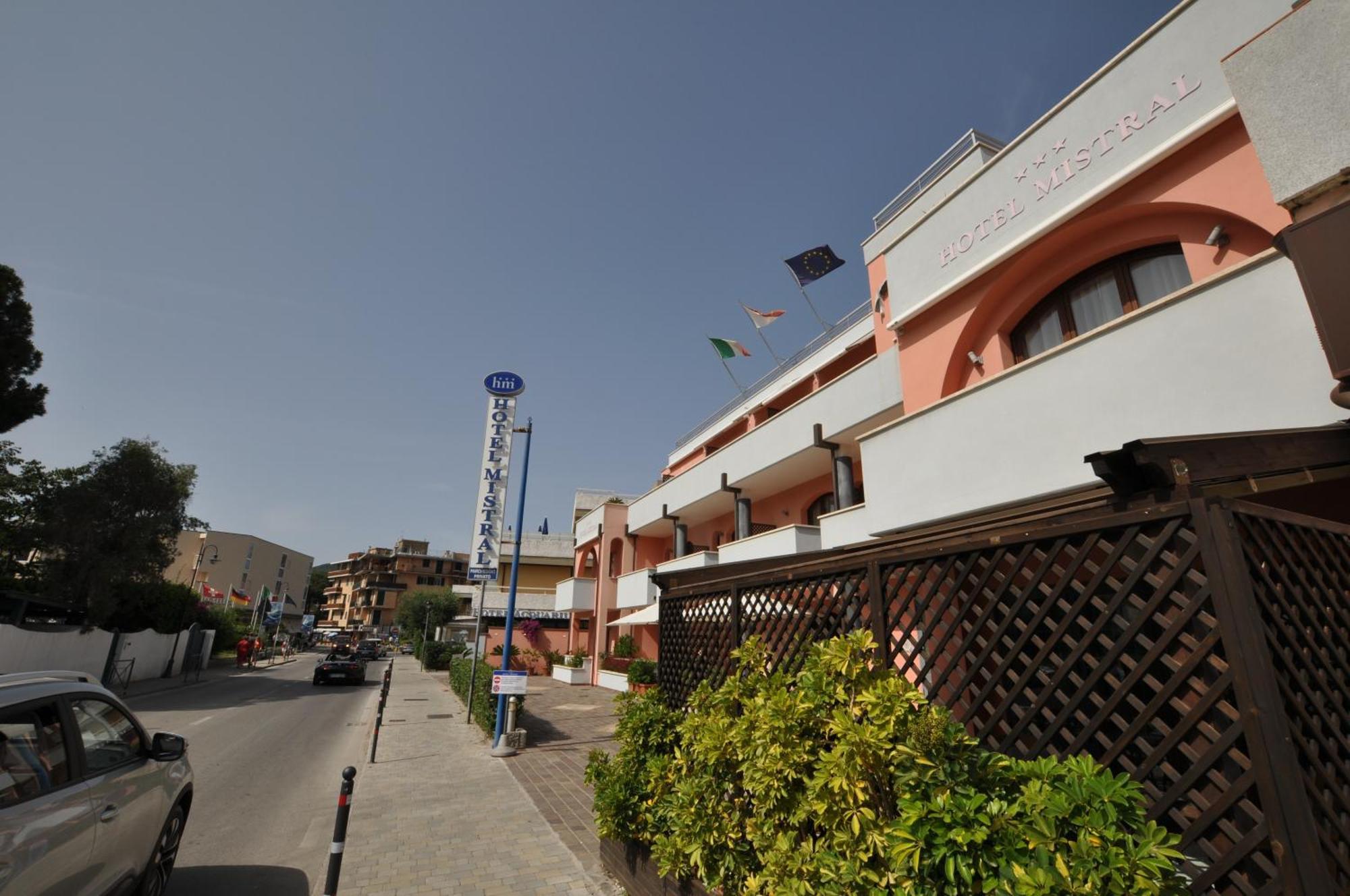 Hotel Mistral Marina di Campo Eksteriør bilde