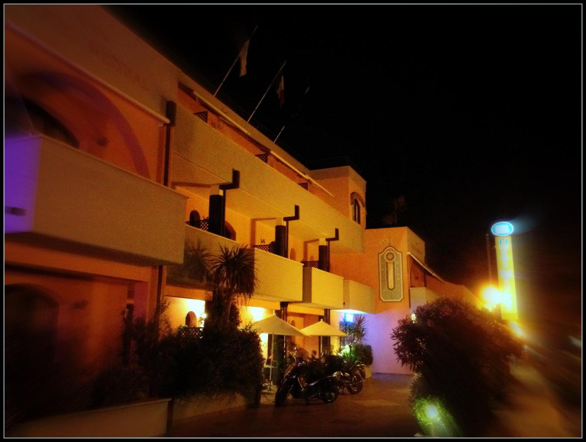 Hotel Mistral Marina di Campo Eksteriør bilde