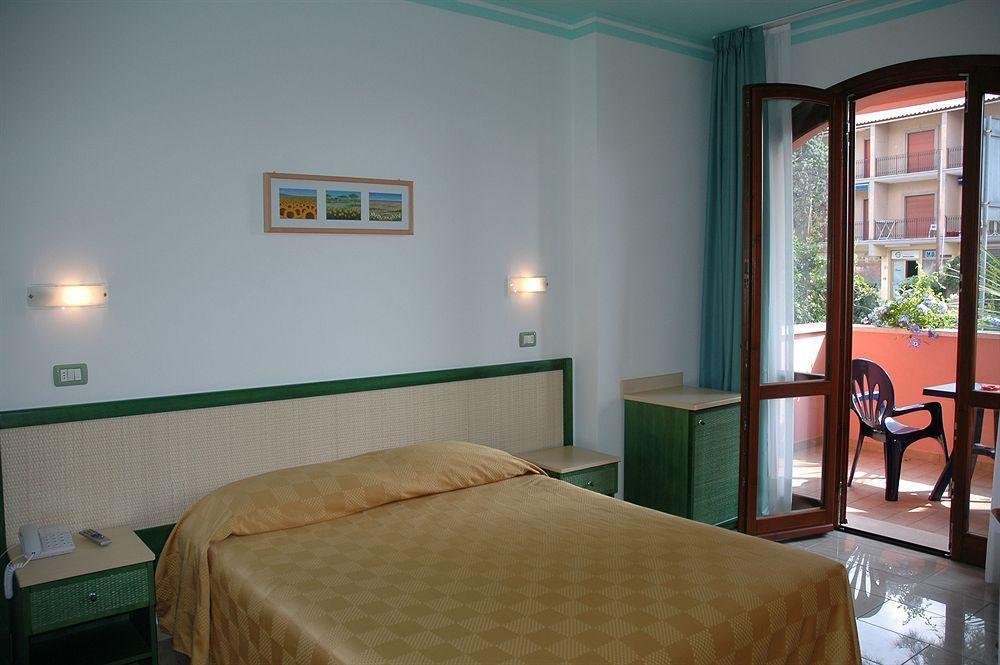 Hotel Mistral Marina di Campo Eksteriør bilde